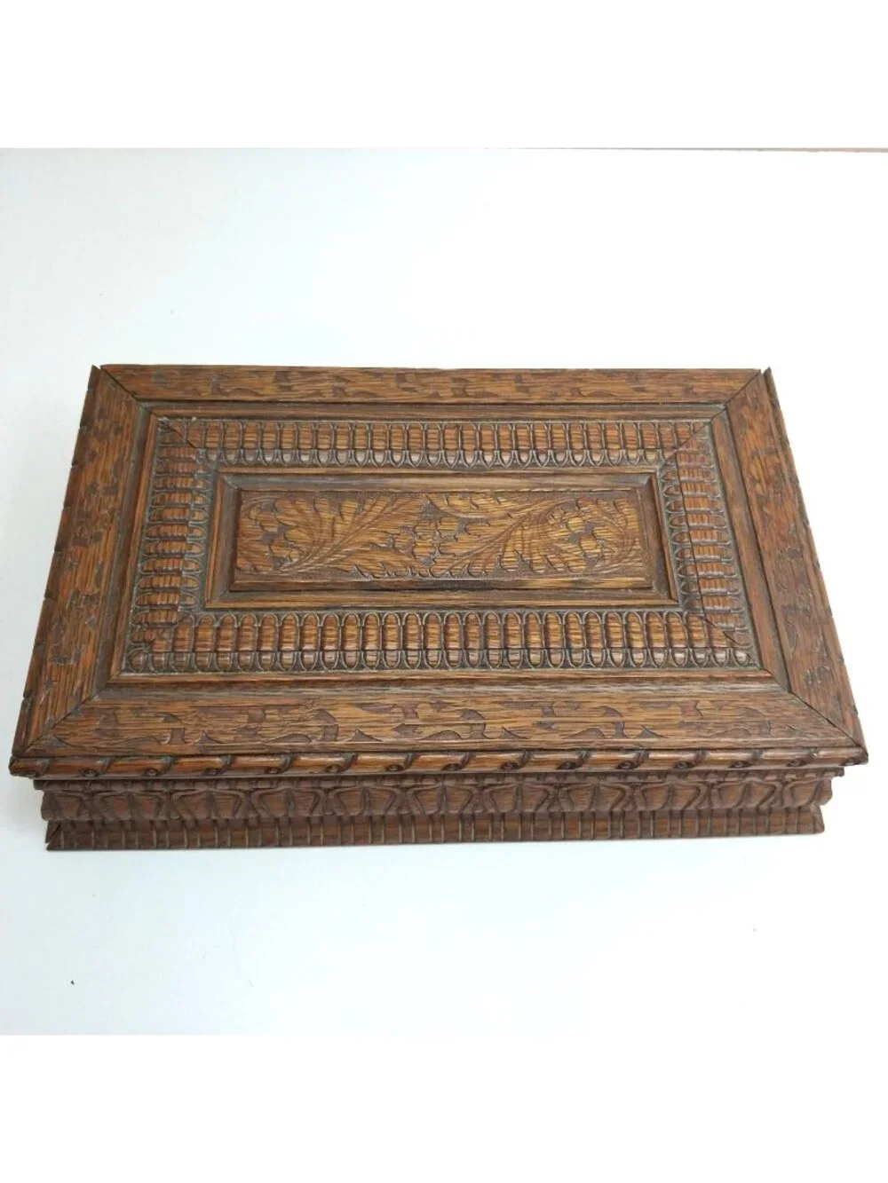 Hand-Carved Wooden Keepsake Stash Box Intricate Detailing Green Felt Storage